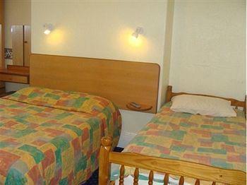 Belmont Hotel Wrexham Bagian luar foto
