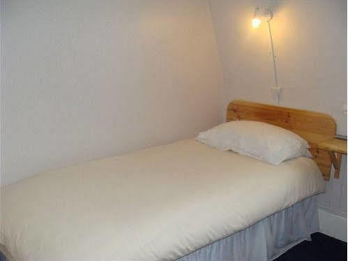 Belmont Hotel Wrexham Bagian luar foto