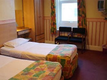Belmont Hotel Wrexham Bagian luar foto